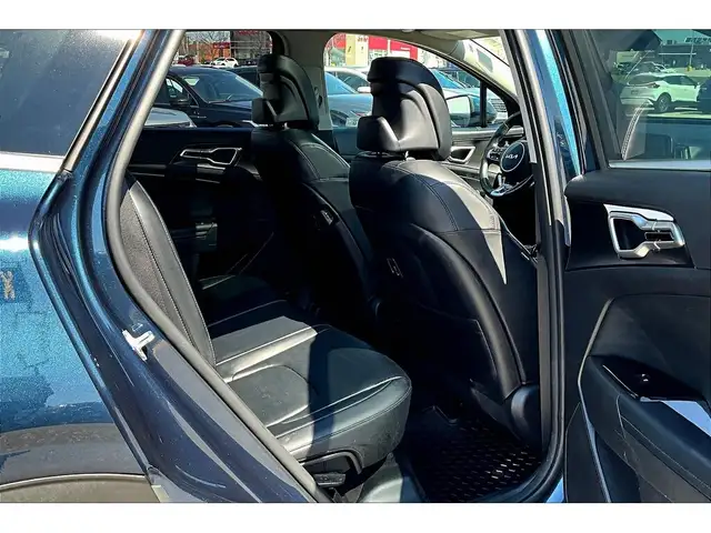 2023 Kia Sportage AWD | LEATHER | PANORAMIC SUNROOF | BLIND SPOT - Photo 21
