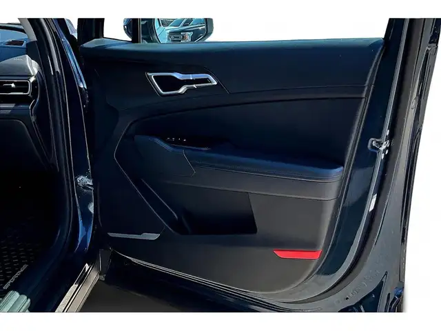 2023 Kia Sportage AWD | LEATHER | PANORAMIC SUNROOF | BLIND SPOT - Photo 26