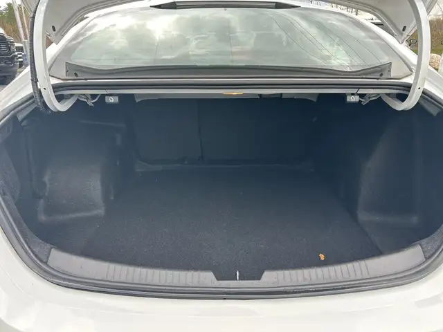 2016 Chevrolet Malibu LT - Photo 11