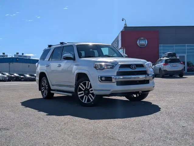 2015 Toyota 4Runner SR5 - Photo 2