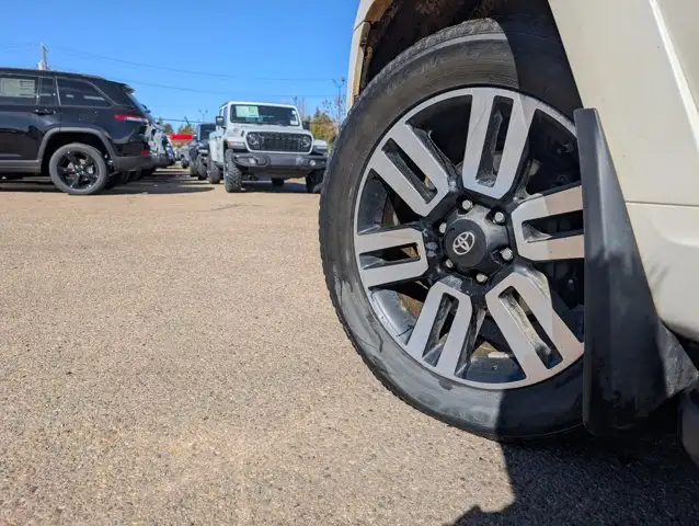 2015 Toyota 4Runner SR5 - Photo 12