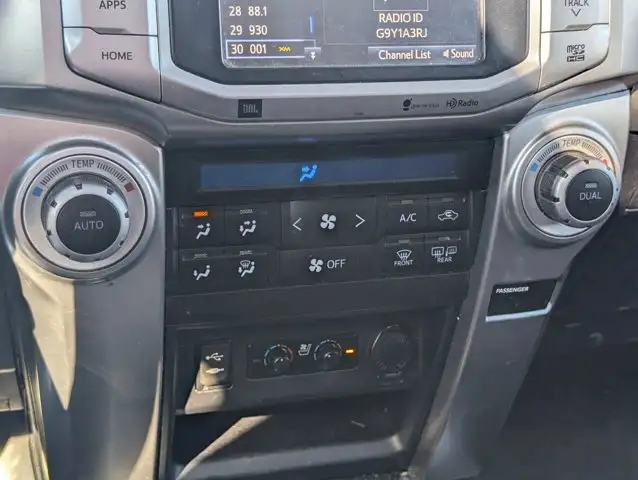 2015 Toyota 4Runner SR5 - Photo 18