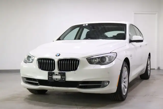 2011 BMW 535i xDrive Gran Turismo | CLEAN CARFAX | NEW ARRIVAL - Photo 2