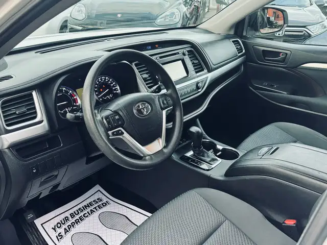 2015 Toyota Highlander AWD 4dr LE - Photo 7