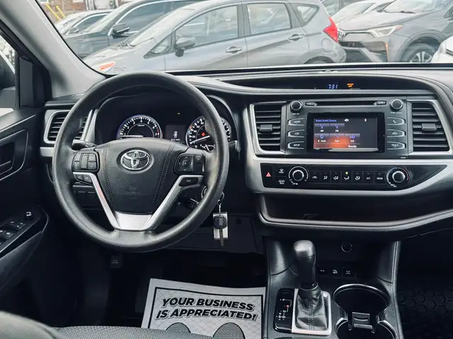 2015 Toyota Highlander AWD 4dr LE - Photo 10