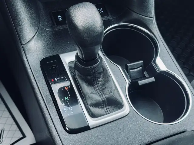 2015 Toyota Highlander AWD 4dr LE - Photo 14