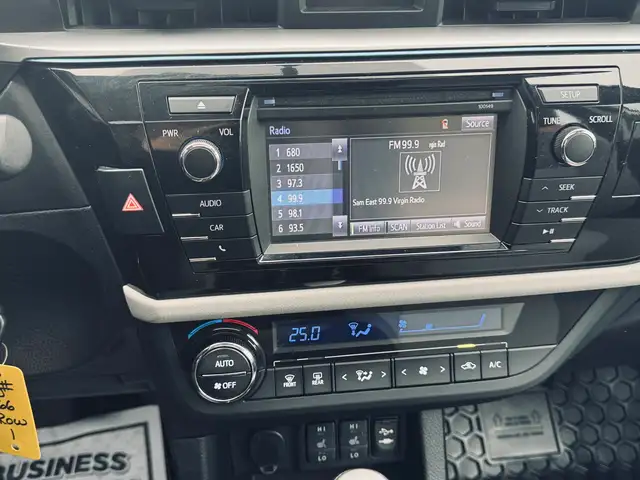 2015 Toyota Corolla LE - Photo 9