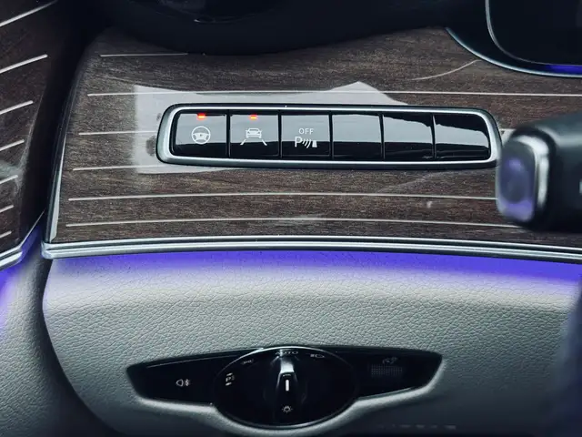 2017 Mercedes-Benz E-Class E300 4MATIC - Photo 22