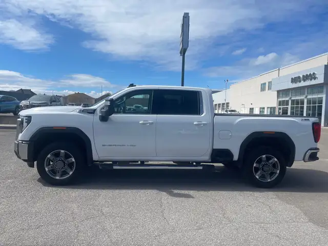 2025 GMC Sierra 2500HD SLE - Photo 2
