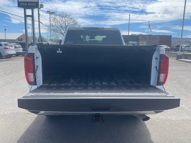 2025 GMC Sierra 2500HD SLE - Photo 9