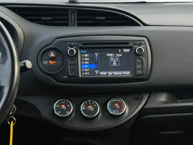 2018 Toyota Yaris SE | CLEAN CARFAX | ONE-OWNER | BACK-UP CAM | - Photo 17