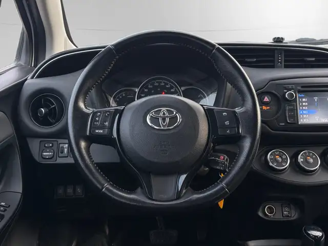 2018 Toyota Yaris SE | CLEAN CARFAX | ONE-OWNER | BACK-UP CAM | - Photo 18