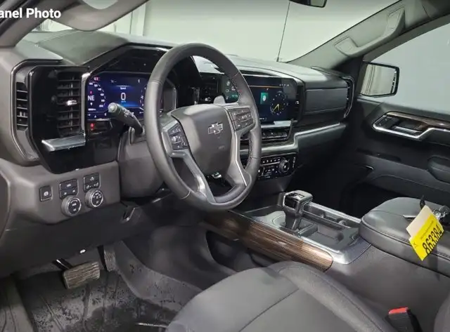 2025 Chevrolet Silverado 1500 RST Crew 4X4 | Heated Bucket - Photo 4