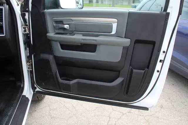 2017 Ram 1500 SLT 8ft LWB 2WD Pwr option - Photo 11