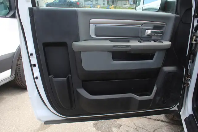 2017 Ram 1500 SLT 8ft LWB 2WD Pwr option - Photo 14