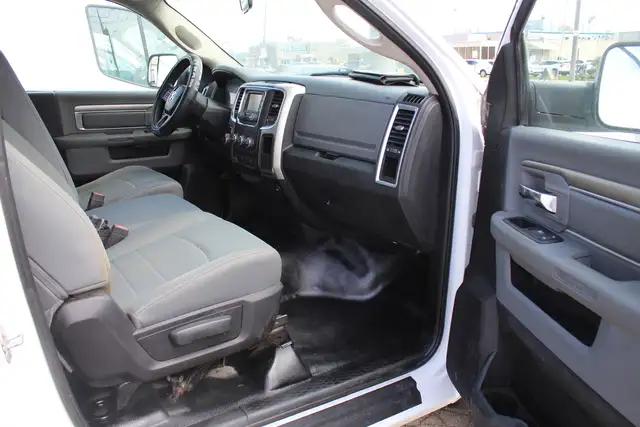 2017 Ram 1500 SLT 8ft LWB 2WD Pwr option - Photo 17
