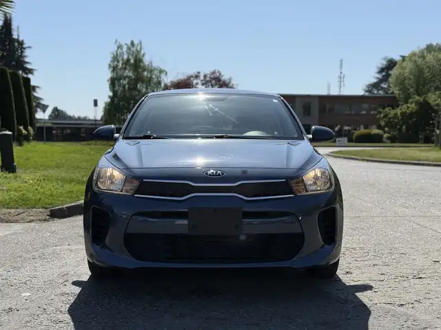 2018 Kia Rio Hatchback - Photo 3