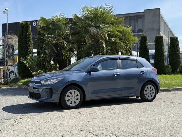 2018 Kia Rio Hatchback - Photo 5