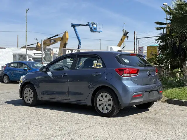 2018 Kia Rio Hatchback - Photo 7
