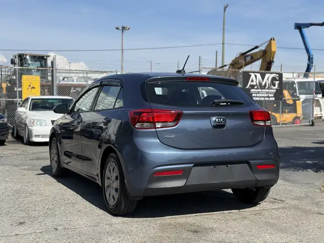 2018 Kia Rio Hatchback - Photo 8
