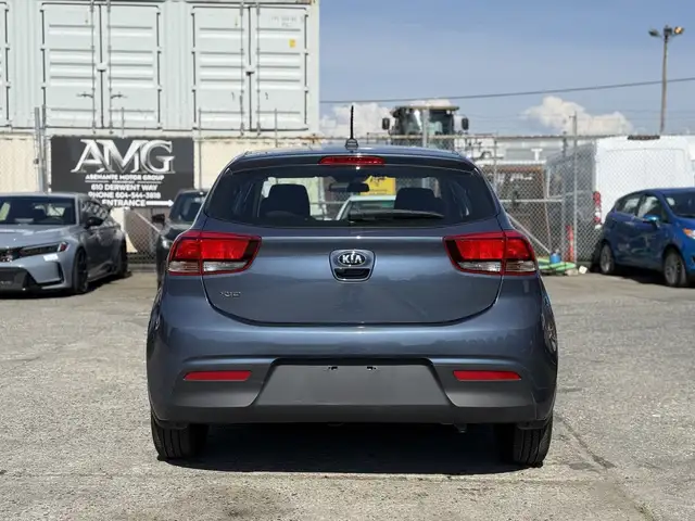 2018 Kia Rio Hatchback - Photo 9