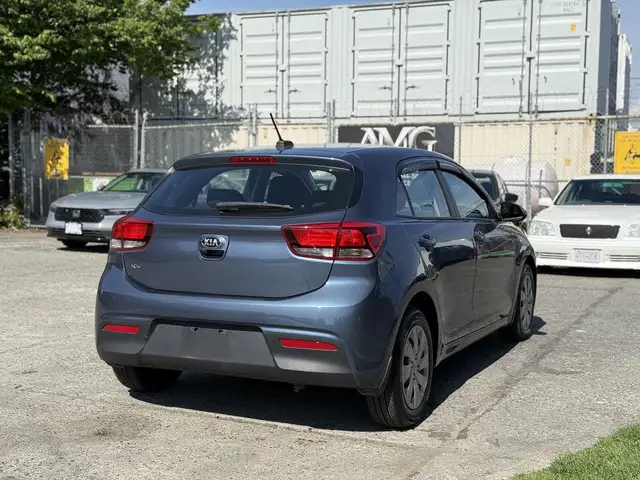 2018 Kia Rio Hatchback - Photo 10