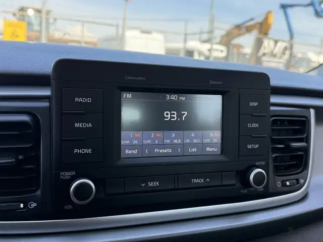 2018 Kia Rio Hatchback - Photo 27