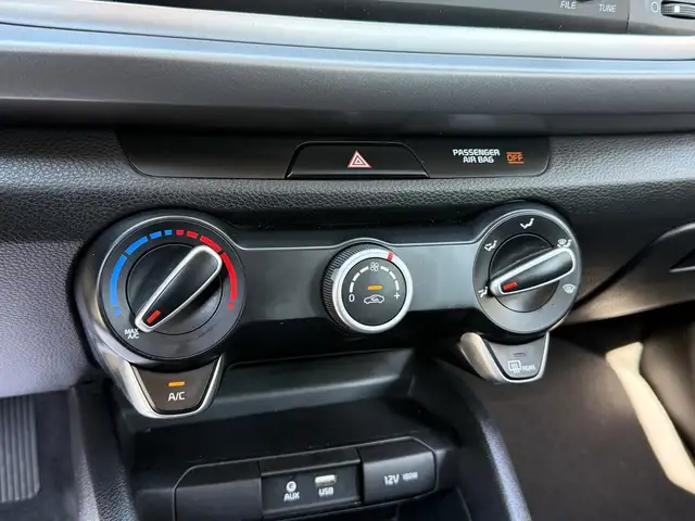 2018 Kia Rio Hatchback - Photo 28