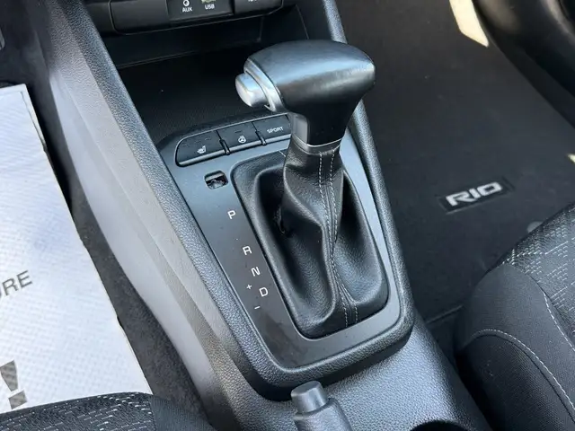 2018 Kia Rio Hatchback - Photo 29