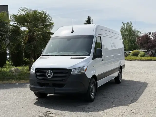 2024 Mercedes-Benz Sprinter E-Sprinter High Roof 170'wb EV Cargo - Photo 4