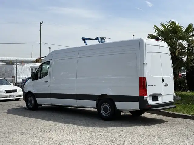 2024 Mercedes-Benz Sprinter E-Sprinter High Roof 170'wb EV Cargo - Photo 7