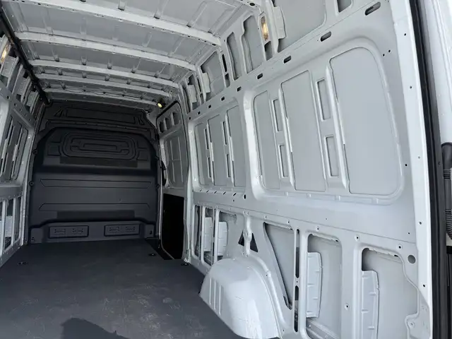 2024 Mercedes-Benz Sprinter E-Sprinter High Roof 170'wb EV Cargo - Photo 13