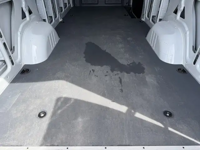 2024 Mercedes-Benz Sprinter E-Sprinter High Roof 170'wb EV Cargo - Photo 15