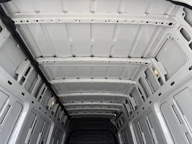 2024 Mercedes-Benz Sprinter E-Sprinter High Roof 170'wb EV Cargo - Photo 16