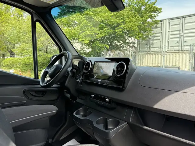 2024 Mercedes-Benz Sprinter E-Sprinter High Roof 170'wb EV Cargo - Photo 25