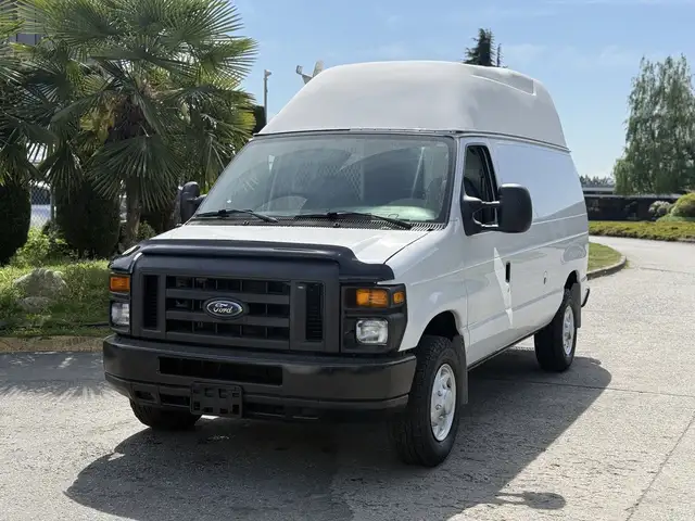 2008 Ford Econoline E-350 Super Duty High Roof Van - Photo 4