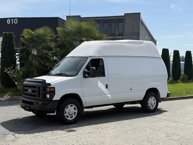 2008 Ford Econoline E-350 Super Duty High Roof Van - Photo 5