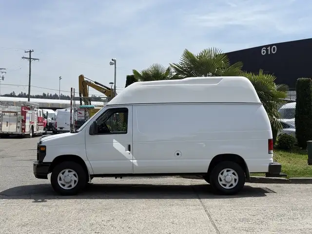 2008 Ford Econoline E-350 Super Duty High Roof Van - Photo 6