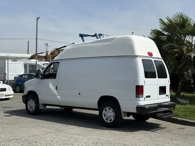 2008 Ford Econoline E-350 Super Duty High Roof Van - Photo 7