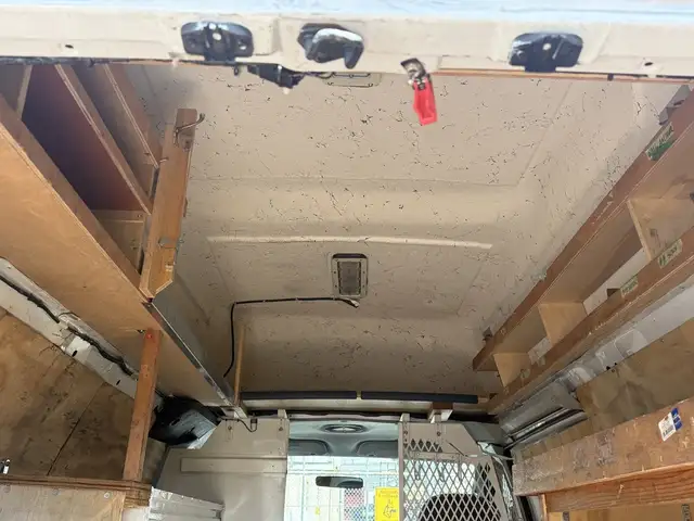 2008 Ford Econoline E-350 Super Duty High Roof Van - Photo 15