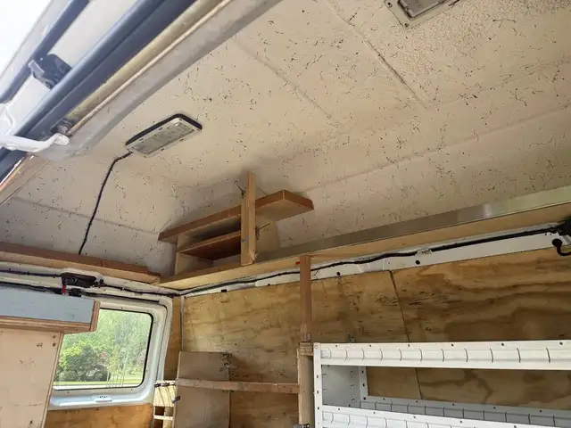 2008 Ford Econoline E-350 Super Duty High Roof Van - Photo 20
