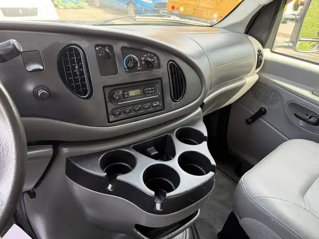 2008 Ford Econoline E-350 Super Duty High Roof Van - Photo 37