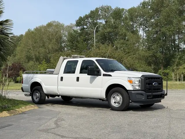 2011 Ford F-350 Super Duty Diesel Crew Cab 8 Foot Box