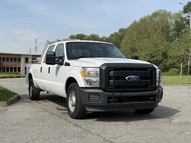 2011 Ford F-350 Super Duty Diesel Crew Cab 8 Foot Box - Photo 2