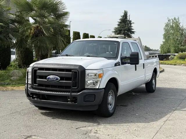 2011 Ford F-350 Super Duty Diesel Crew Cab 8 Foot Box - Photo 4