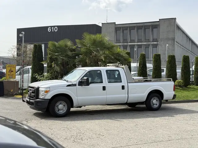 2011 Ford F-350 Super Duty Diesel Crew Cab 8 Foot Box - Photo 5
