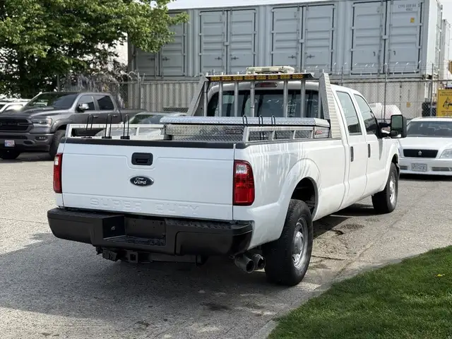 2011 Ford F-350 Super Duty Diesel Crew Cab 8 Foot Box - Photo 10