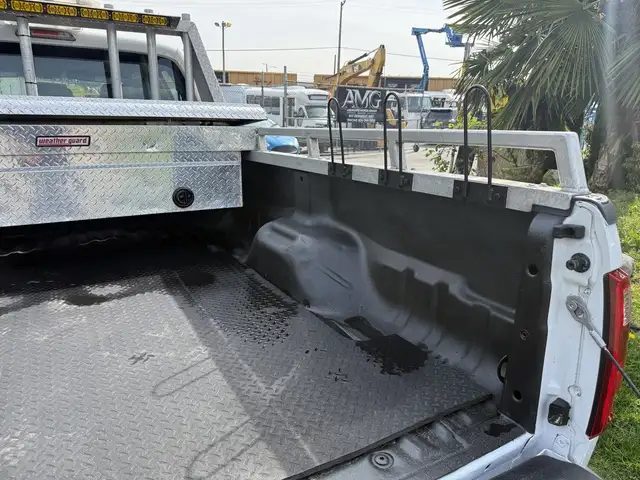 2011 Ford F-350 Super Duty Diesel Crew Cab 8 Foot Box - Photo 13