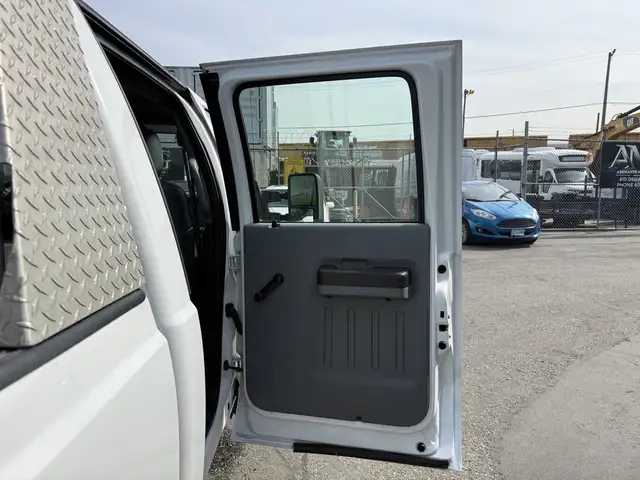 2011 Ford F-350 Super Duty Diesel Crew Cab 8 Foot Box - Photo 18