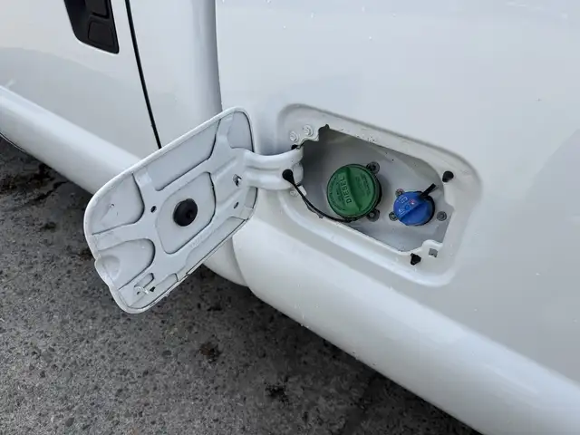 2011 Ford F-350 Super Duty Diesel Crew Cab 8 Foot Box - Photo 29
